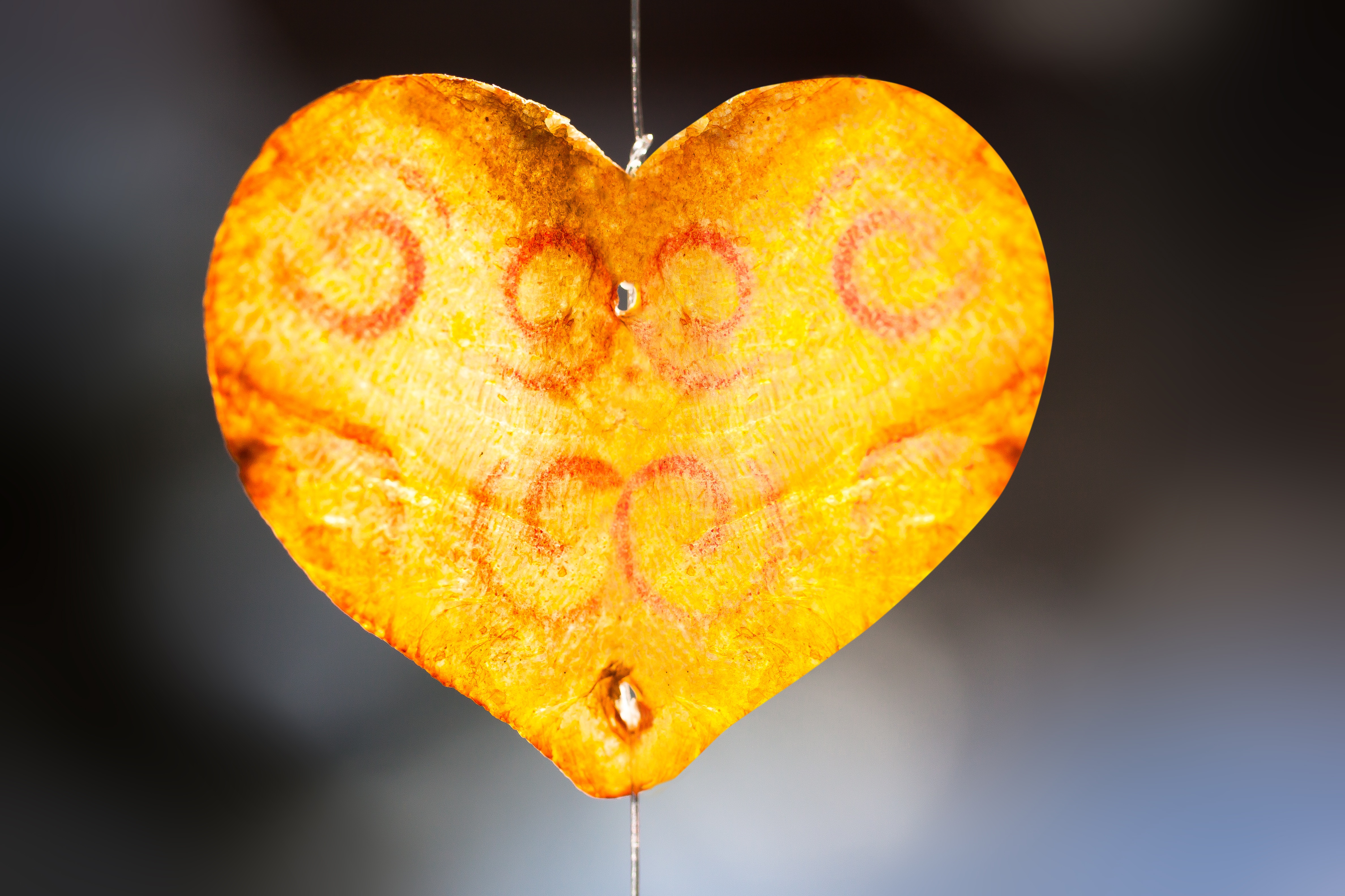 Golden heart (Pixabay)